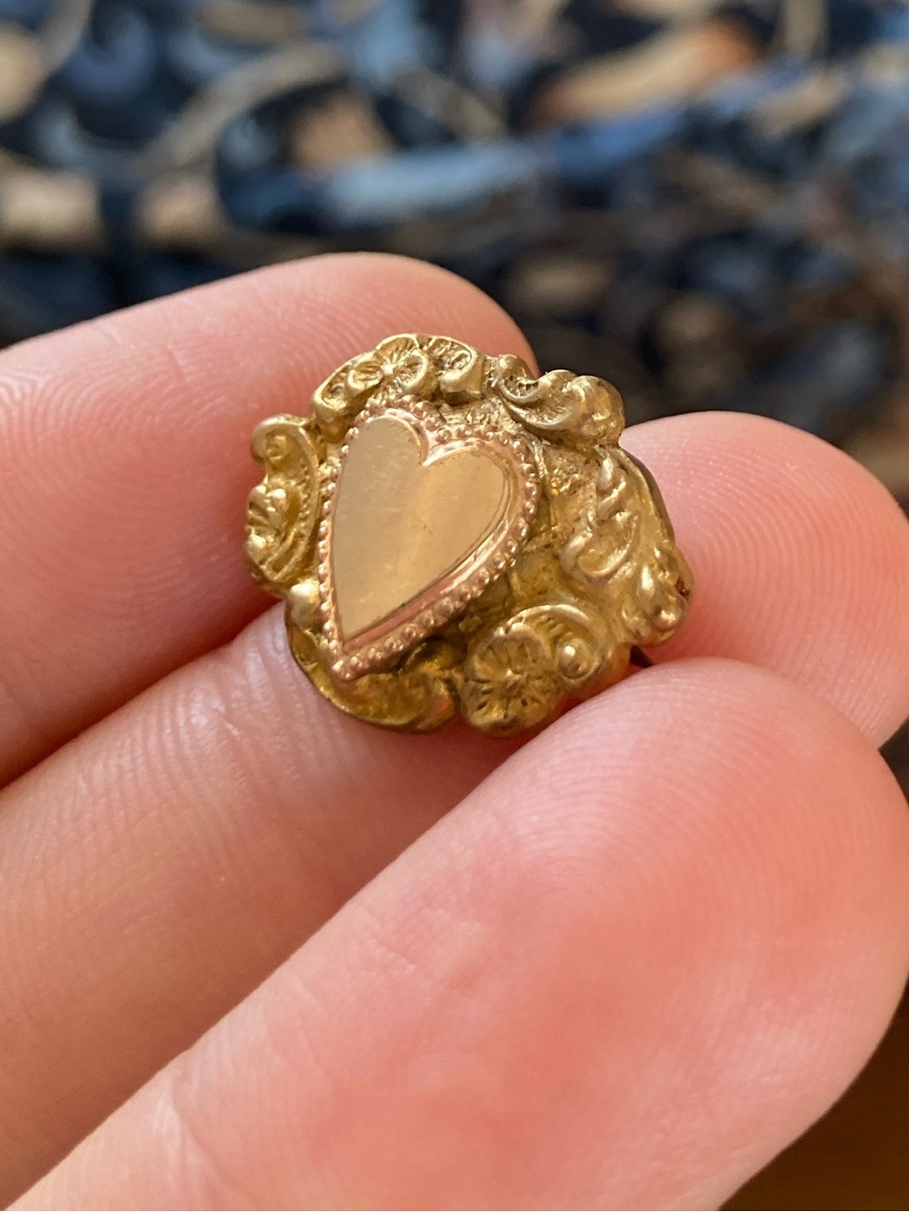 Antique Victorian Gold-Filled Engraved Floral & Heart Lingerie/Lace Pin - Picture 4 of 7